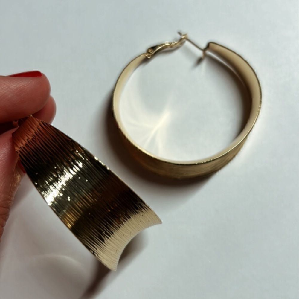 Textured hoop earrings A140 - Picture 3 of 4